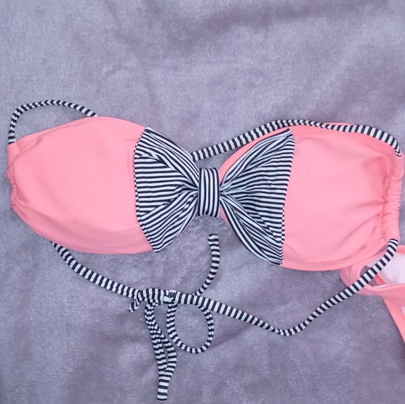 Bikini - Picture 2 of 6